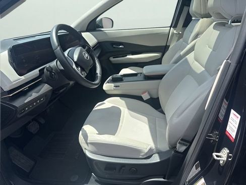 Used 2023 Nissan Ariya AWD image 12