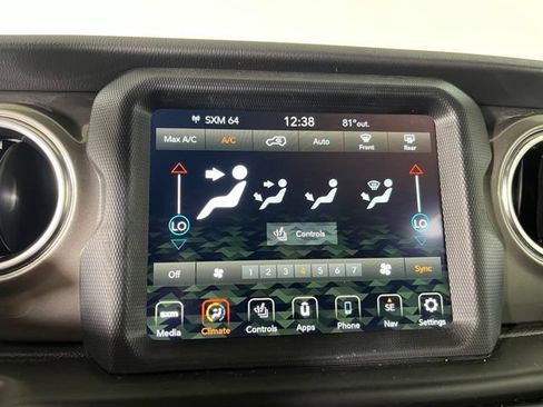 Used 2022 Jeep Wrangler Unlimited Sahara w/ Cold Weather Group AWD/4WD image 24