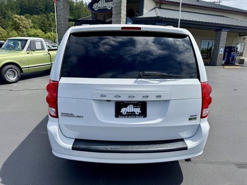 Used 2019 Dodge Grand Caravan GT FWD image 5