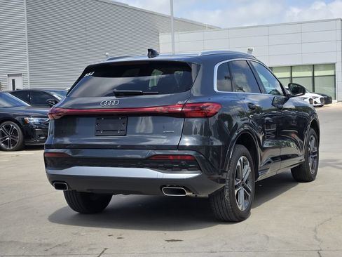 Used 2025 Audi Q5 Premium Plus w/ Premium Plus AWD/4WD image 8
