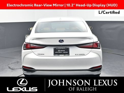 Certified 2022 Lexus ES 300h Ultra Luxury w/ Accessory Package 2 FWD image 8