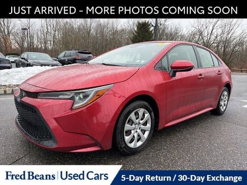 Used 2020 Toyota Corolla LE image 3