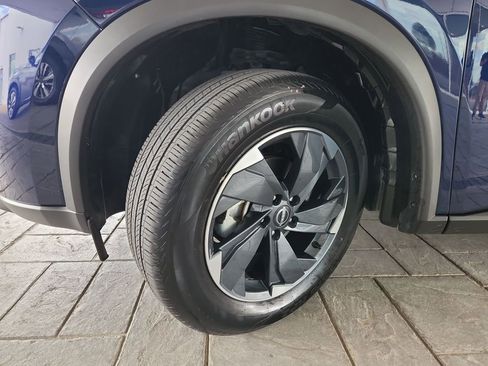 Used 2025 Nissan Rogue SV image 30