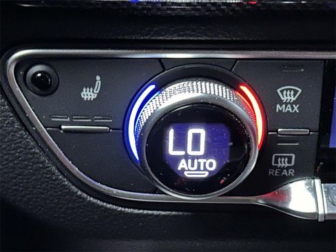 Used 2023 Audi SQ5 Premium Plus w/ Premium Plus Package image 28