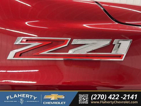 Used 2025 Chevrolet Tahoe Z71 w/ Comfort Package image 18