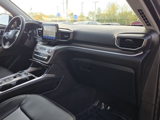 Used 2022 Ford Explorer XLT w/ Equipment Group 202A AWD/4WD image 5