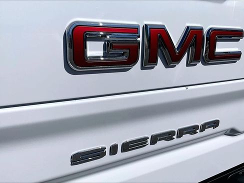 Used 2023 GMC Sierra 1500 AT4 w/ AT4 Premium Package AWD/4WD image 47