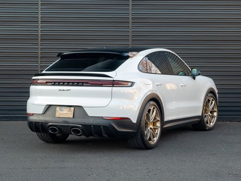 Certified 2024 Porsche Cayenne Turbo GT image 8