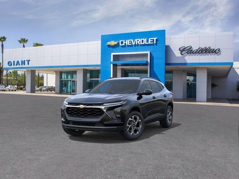 New 2026 Chevrolet Trax LT w/ Driver Confidence Package image 8
