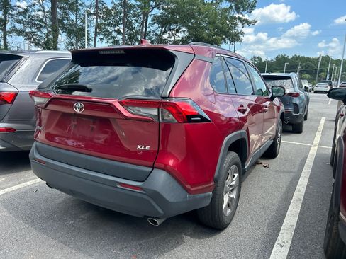Used 2025 Toyota RAV4 XLE FWD image 5
