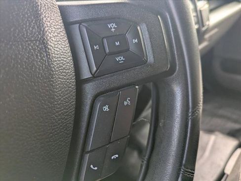 Used 2016 Ford F150 XLT w/ Heavy-Duty Payload Package AWD/4WD image 14