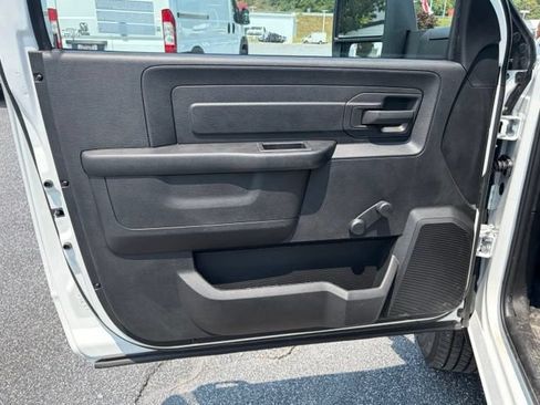 New 2026 RAM 2500 Tradesman w/ Chrome Appearance Group AWD/4WD image 14