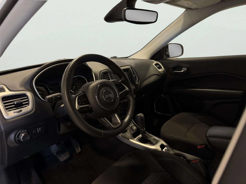 Used 2021 Jeep Compass Sport AWD/4WD image 14