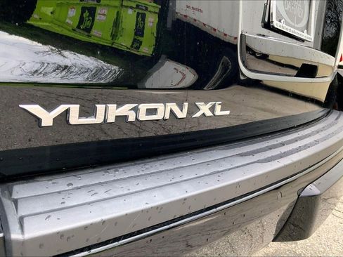 Used 2018 GMC Yukon XL SLT w/ Open Road Package image 32