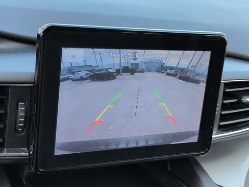 Certified 2020 Ford Explorer XLT w/ Equipment Group 202A RWD image 20