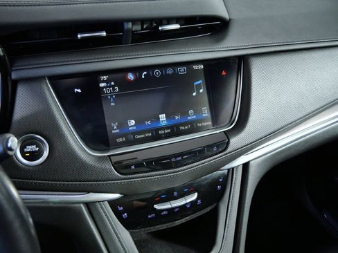 Used 2019 Cadillac XT5 Premium Luxury AWD/4WD image 19