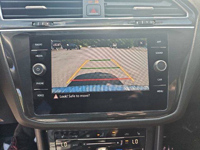 Used 2024 Volkswagen Tiguan SE FWD image 19