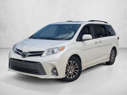 Used 2019 Toyota Sienna XLE w/ XLE Navigation Package