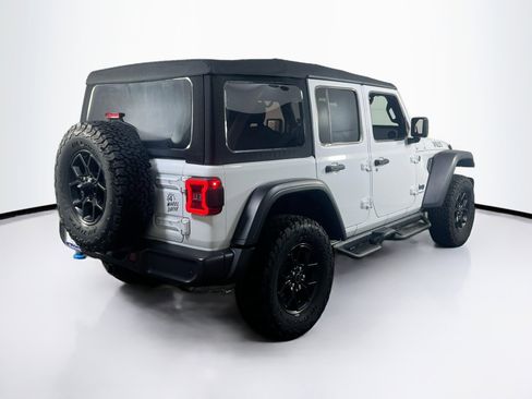 Used 2024 Jeep Wrangler Willys image 5
