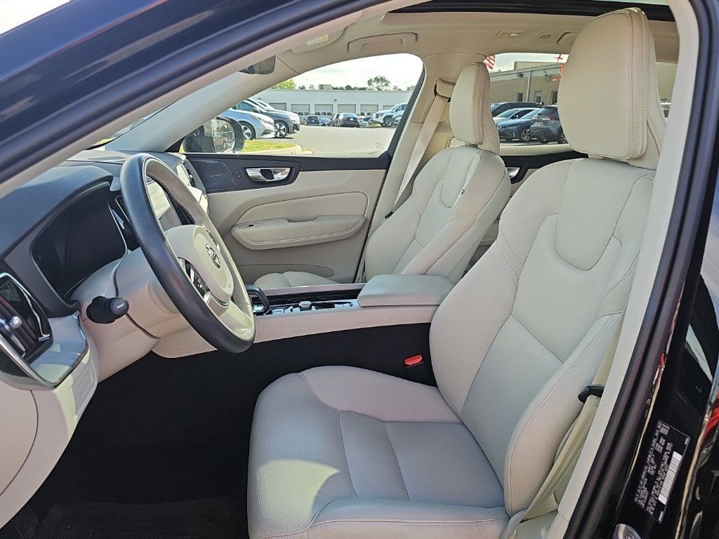 Used 2024 Volvo XC60 T8 Plus w/ Protection Package Premier AWD/4WD image 3