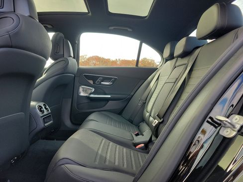 Used 2024 Mercedes-Benz C 300 image 10