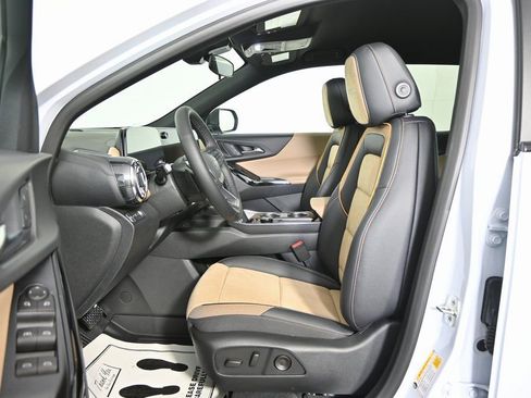 New 2026 Chevrolet Equinox ACTIV w/ Convenience Package III AWD/4WD image 21