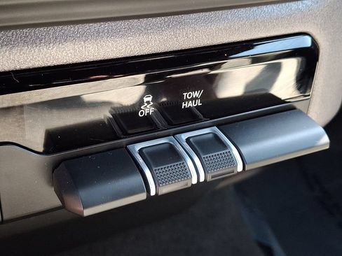 Used 2022 RAM 1500 Big Horn AWD/4WD image 23