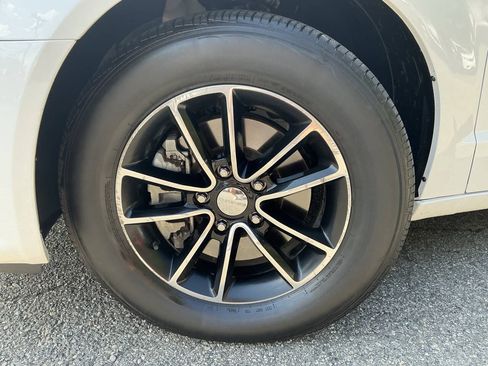 Used 2018 Dodge Grand Caravan GT FWD image 10