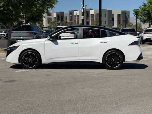 New 2026 Nissan Sentra SR FWD image 2