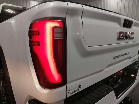 Used 2025 GMC Sierra 2500 Denali w/ Denali Reserve Package AWD/4WD image 35