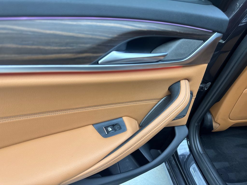 Used 2022 BMW 540i w/ Executive Package RWD image 39