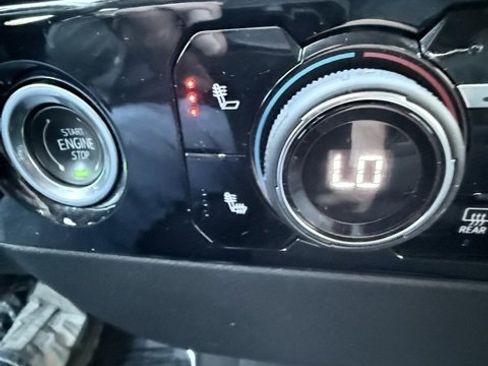 Used 2024 Chevrolet Silverado 1500 LT image 29