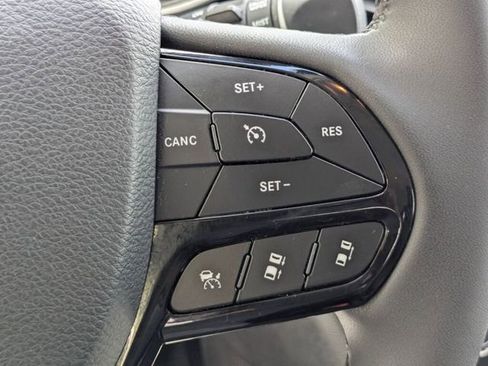 Used 2023 Jeep Cherokee Altitude Lux AWD/4WD image 19