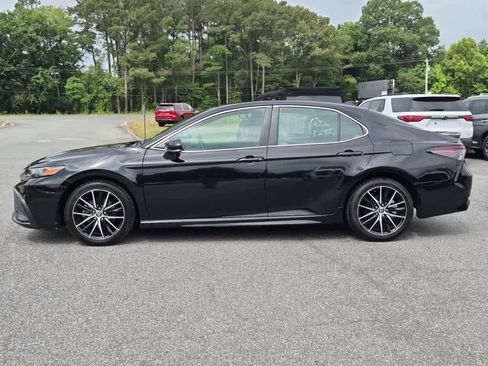 Used 2022 Toyota Camry SE FWD image 7