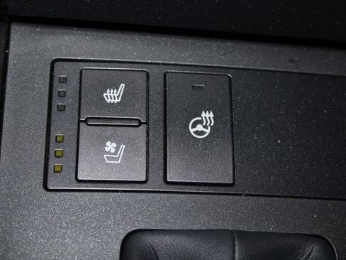 Used 2024 Lexus IS 500 RWD image 29