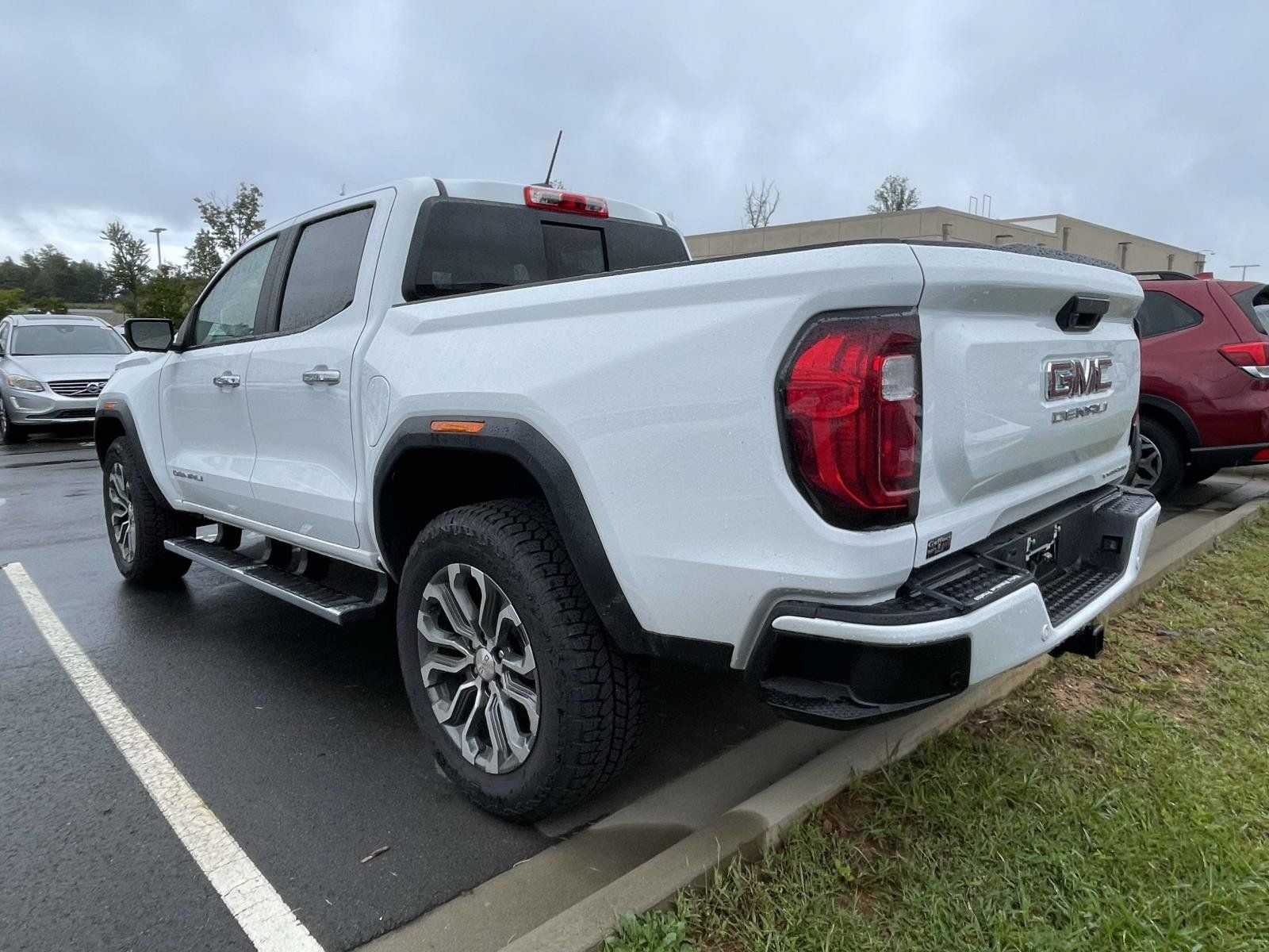 Used 2026 GMC Canyon Denali AWD/4WD image 3