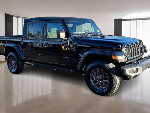 New 2025 Jeep Gladiator Sport AWD/4WD image 1