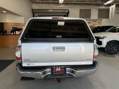 Used 2012 Toyota Tacoma 4x4 Double Cab w/ SR5 Pkg image 5