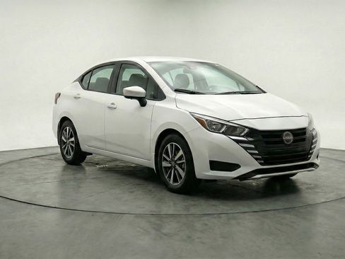 Used 2025 Nissan Versa SV FWD image 1
