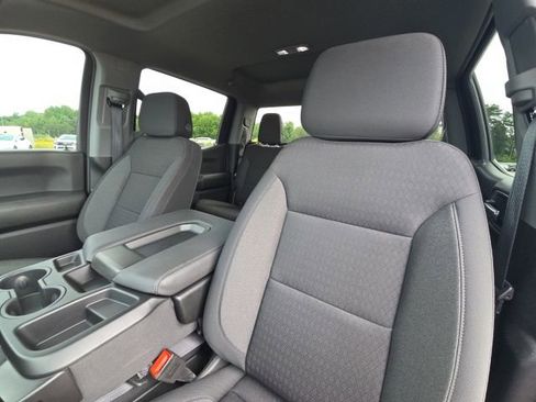 Used 2025 Chevrolet Silverado 1500 Custom Trail Boss AWD/4WD image 25