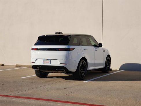 New 2025 Land Rover Range Rover Sport Dynamic SE image 4