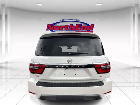 Used 2024 Nissan Armada SL w/ Captain's Chairs Package image 4