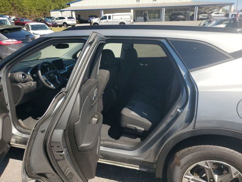 Used 2024 Chevrolet Blazer LT w/ Convenience Package image 11