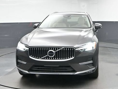Used 2023 Volvo XC60 B5 Plus w/ Climate Package AWD/4WD image 3