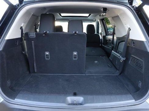 Certified 2025 Nissan Pathfinder SV w/ SV Premium Package AWD/4WD image 8