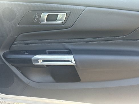Used 2025 Ford Mustang Premium RWD image 9
