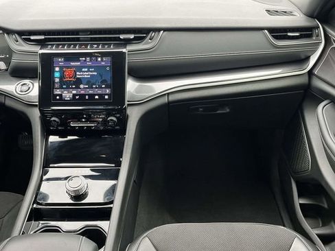 Used 2022 Jeep Grand Cherokee L Laredo image 19