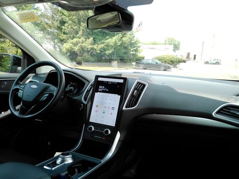 Used 2023 Ford Edge SE w/ Black Appearance Package AWD/4WD image 15