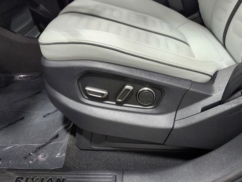 Used 2023 Rivian R1T Adventure image 26