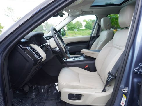 Used 2020 Land Rover Discovery SE AWD/4WD image 9